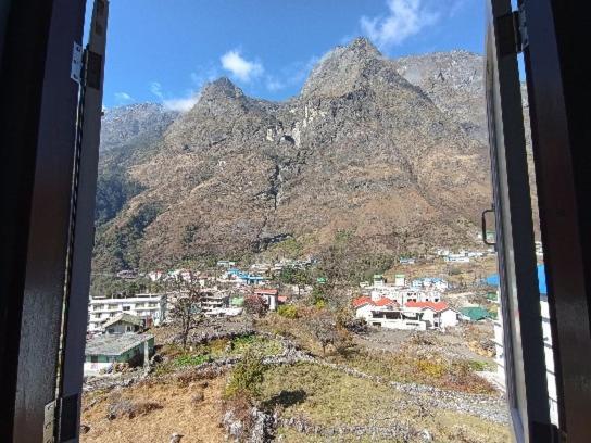 Tseten'S Inn Lachung Exterior photo