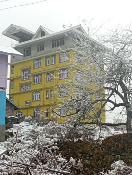 Tseten'S Inn Lachung Exterior photo